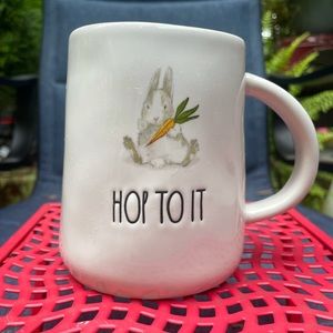 ☕️ Rae Dunn mug - HOP TO IT